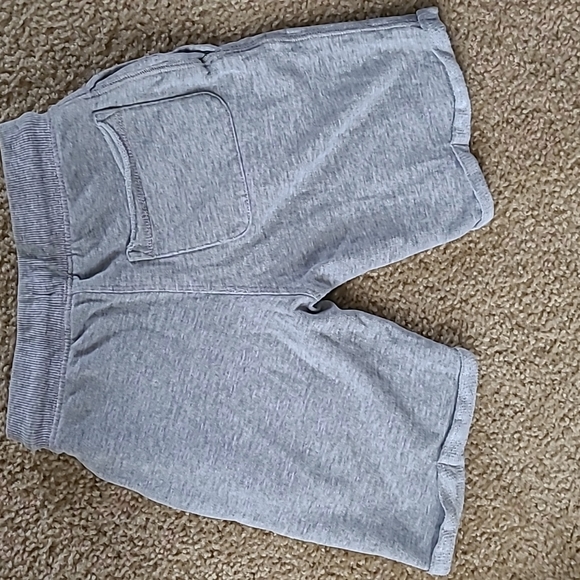 Set of shirt + shorts size 4, grey for kids - Picture 6 of 6